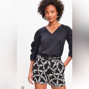 Loft petite pleated shorts in ribbon linen blend